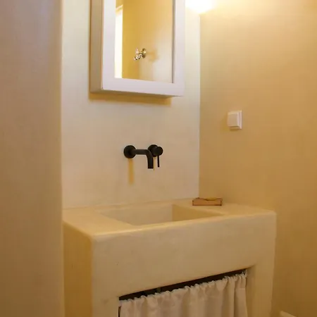 Nomads House Logarász