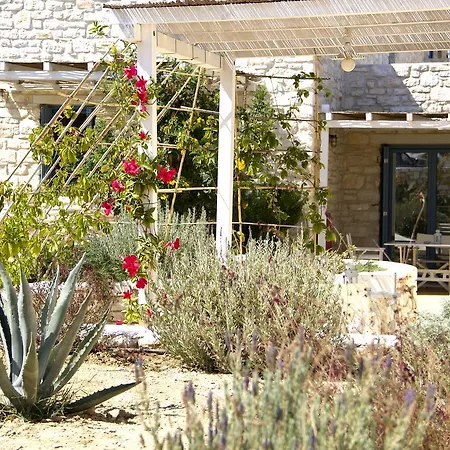 Nomads House Apartmanhotel