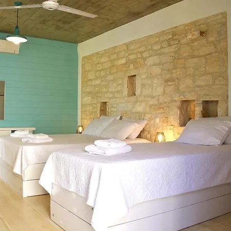 Nomads House 3* Logarász