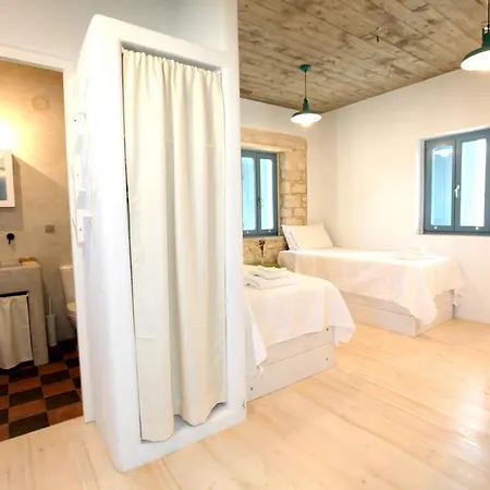 Aparthotel Nomads House Logaras