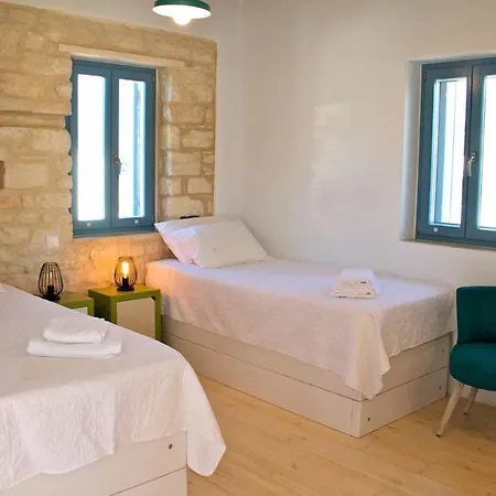 Nomads House * Logaras
