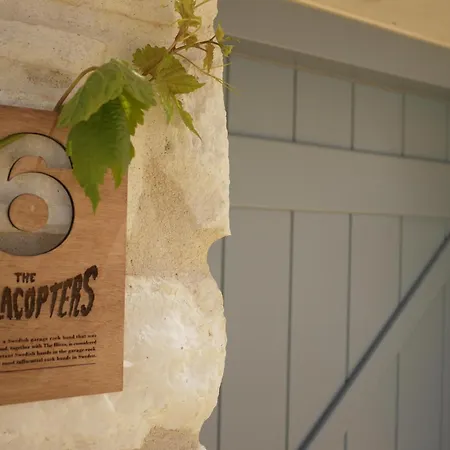 Nomads House Aparthotel