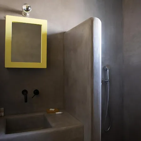 Nomads House 3* Logaras