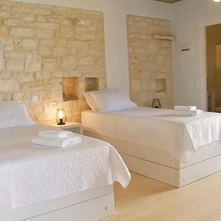 Nomads House Aparthotel 3*