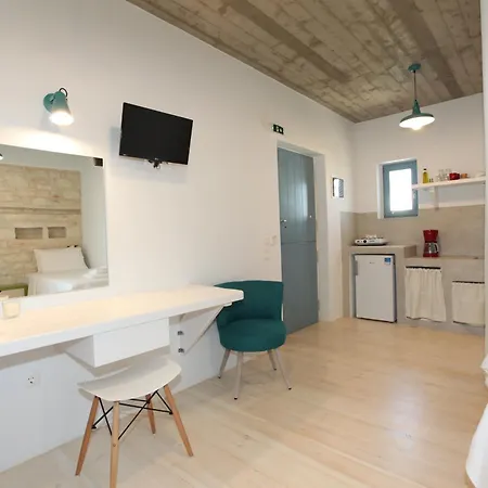 Nomads House מלון דירות 3*