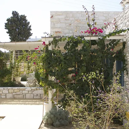 Nomads House Logaras