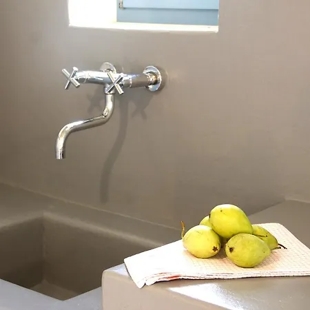 Nomads House Logaras