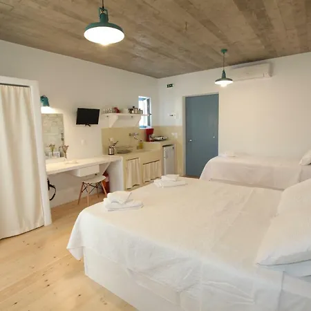 Nomads House Aparthotel Logaras