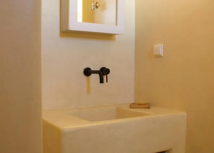 Nomads House Λογαράς