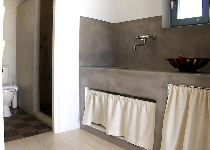 Nomads House 3* Логарас