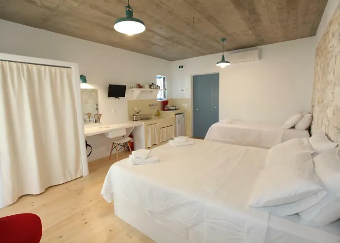 Nomads House Апарт-отель Логарас